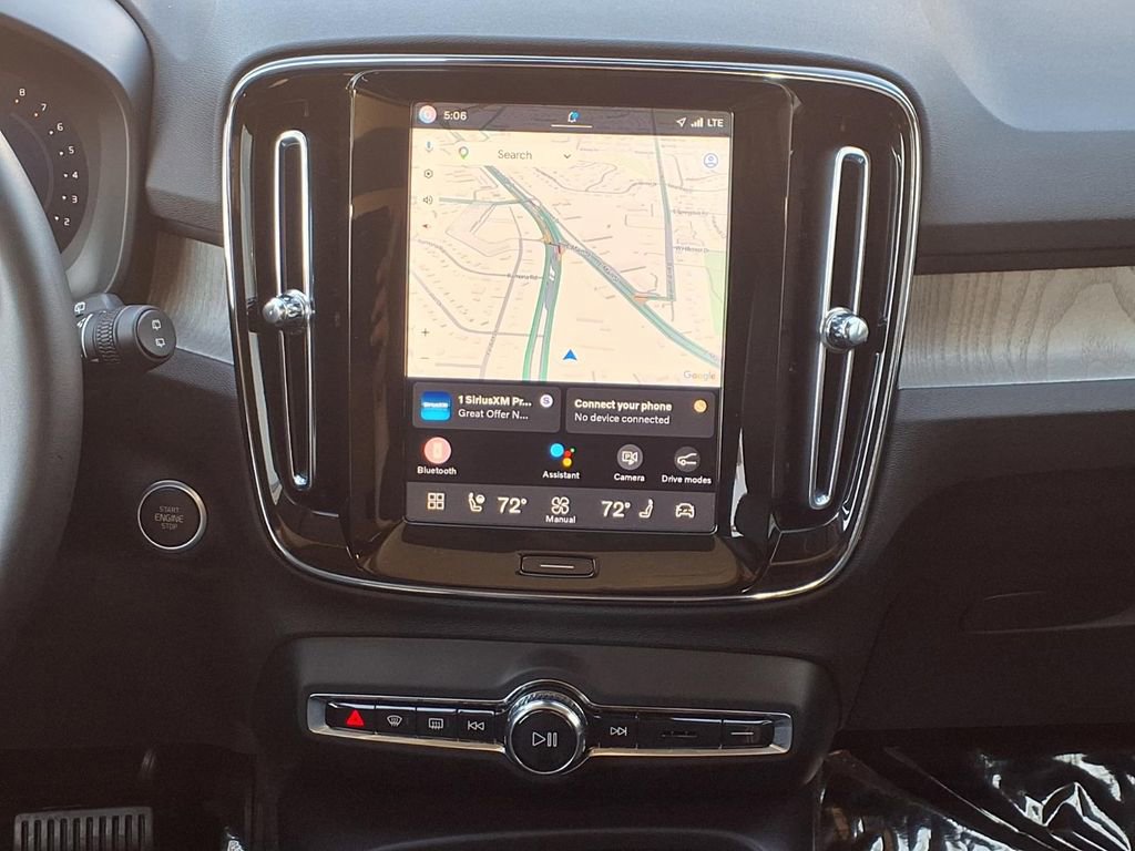 Certified 2025 Volvo XC40 B5 Core AWD/4WD image 14