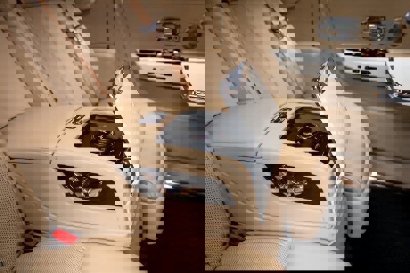 Used 2019 Rolls-Royce Phantom Sedan image 5