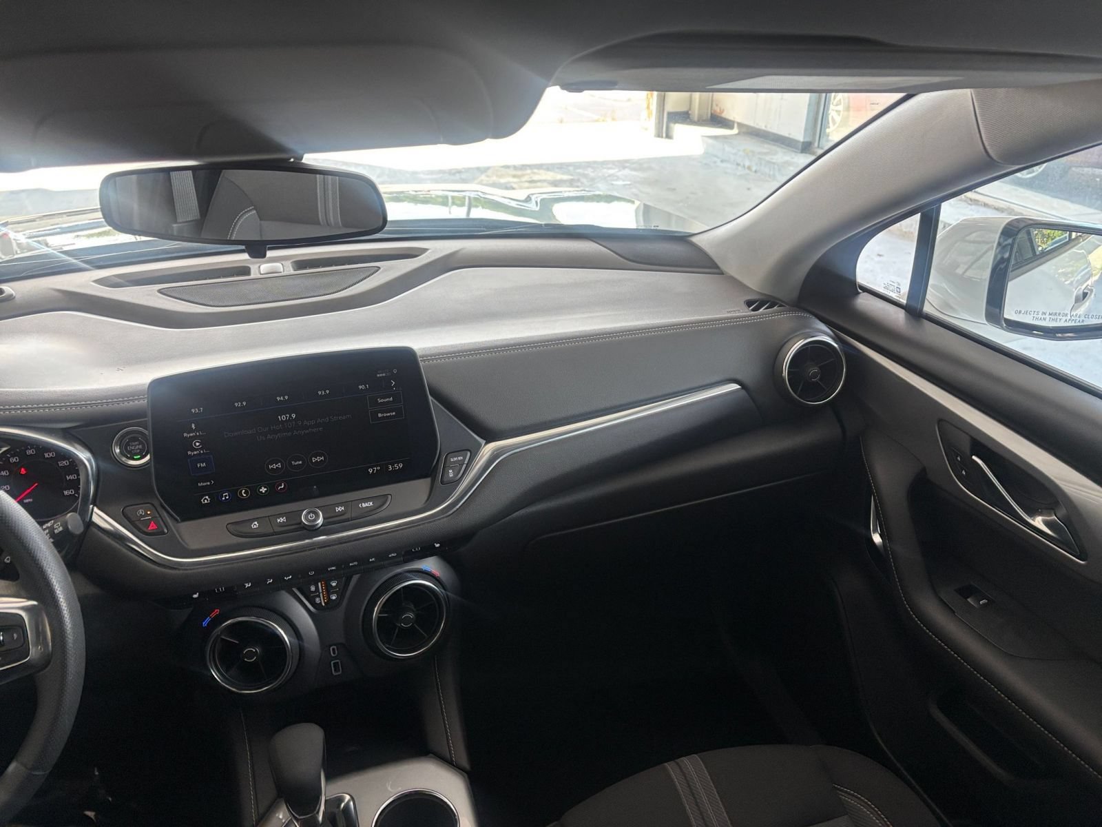 Used 2025 Chevrolet Blazer LT FWD image 35