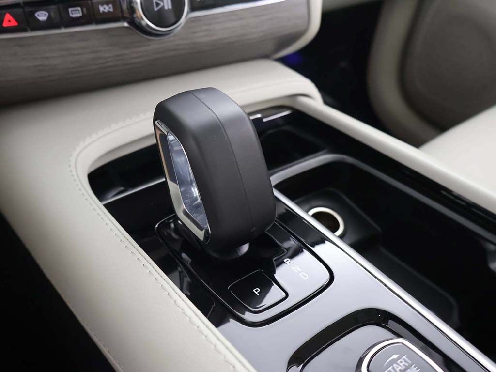 Used 2024 Volvo XC90 T8 Plus w/ Protection Package Premier AWD/4WD image 59