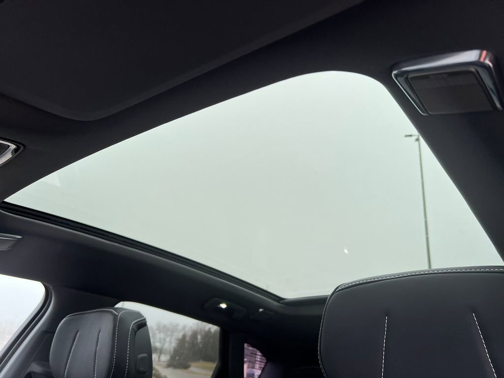 New 2026 Cadillac Optiq Luxury 1 image 5