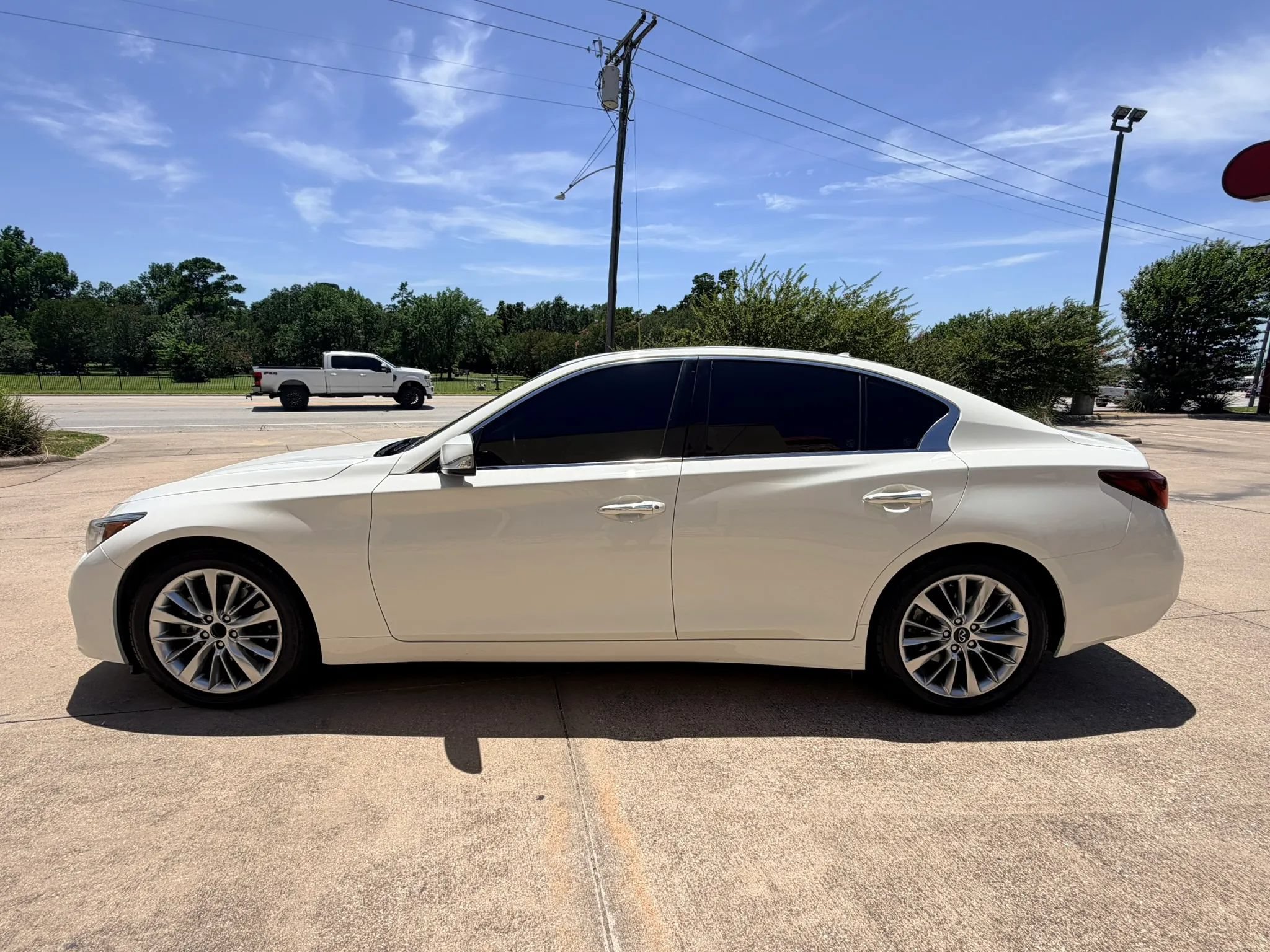 Used 2020 INFINITI Q50 Luxe RWD image 2
