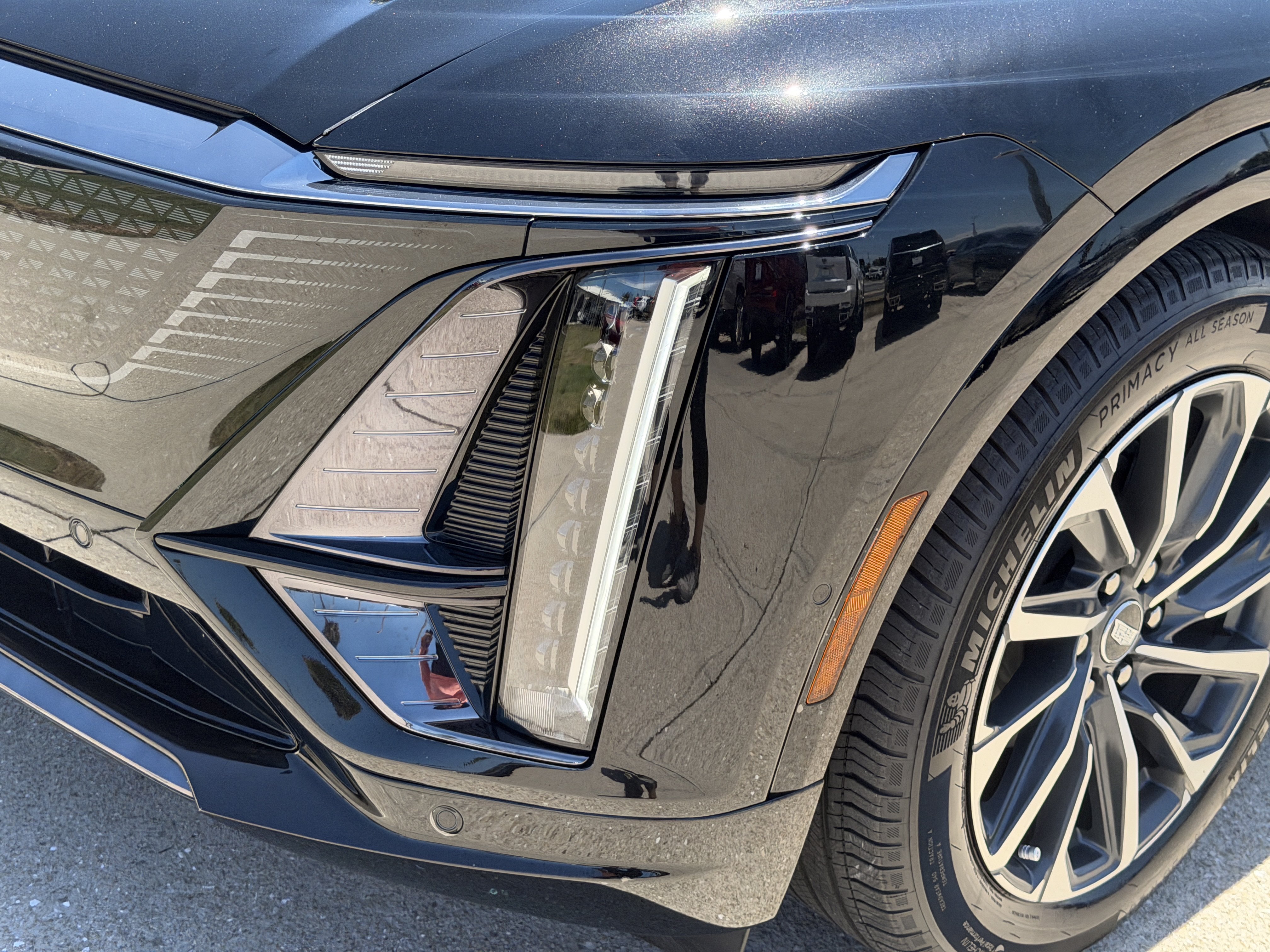 Certified 2024 Cadillac Lyriq Sport AWD/4WD image 8