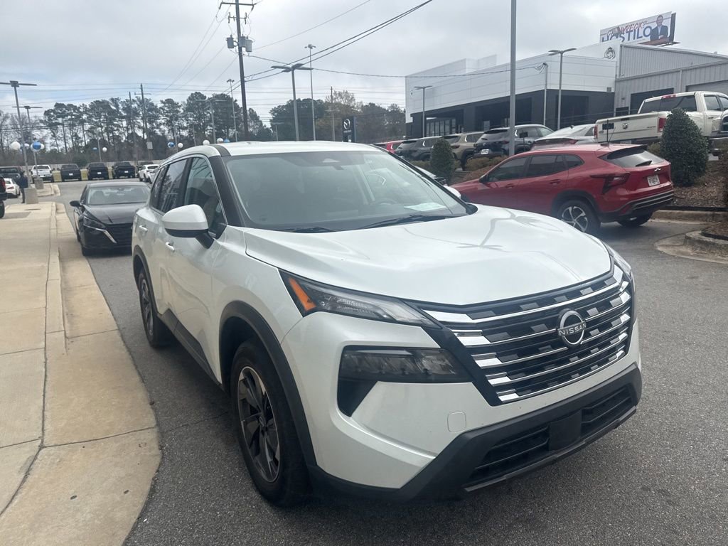 Used 2025 Nissan Rogue SV image 3