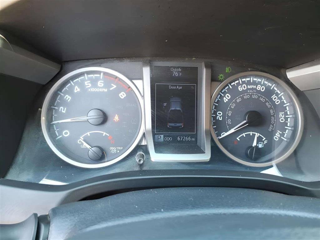 Used 2018 Toyota Tacoma SR5 image 13