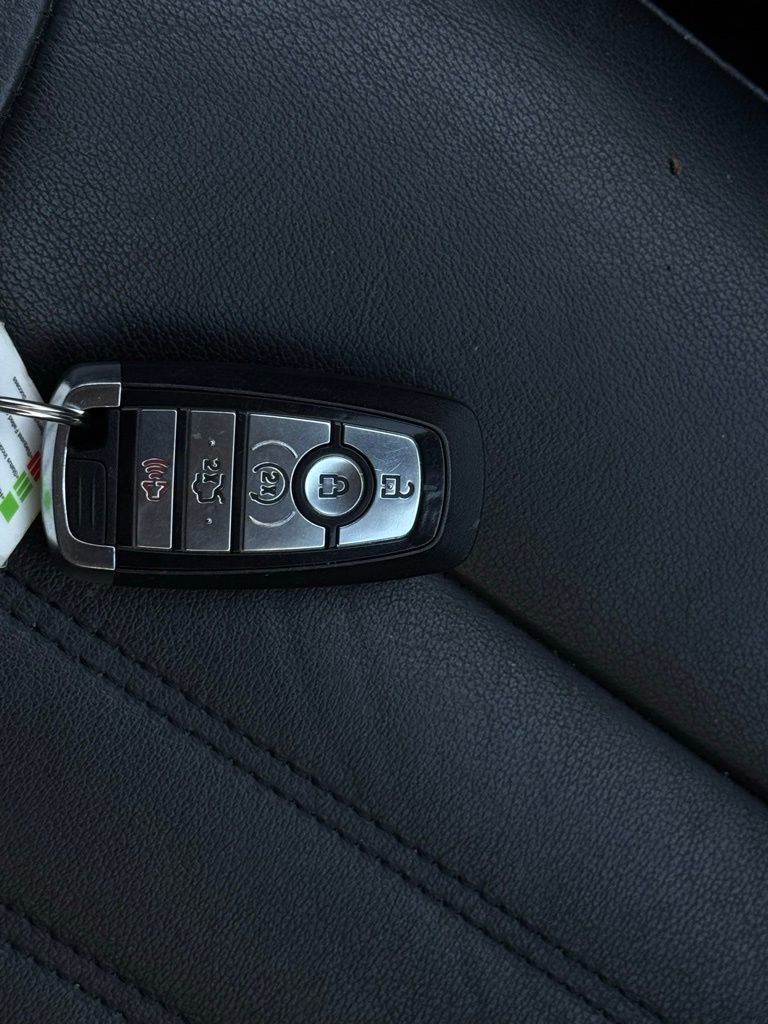 Used 2018 Ford Fusion SE w/ Fusion SE Technology Package image 35