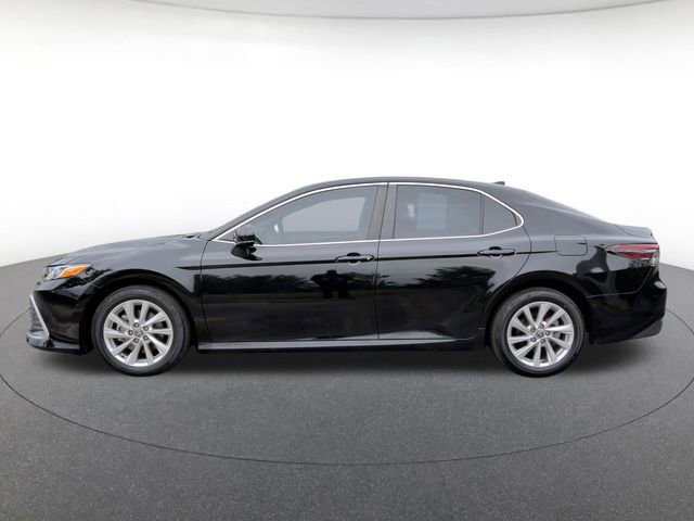 Used 2023 Toyota Camry LE FWD image 3
