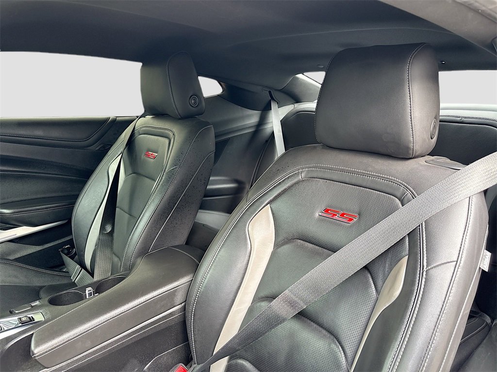 Used 2020 Chevrolet Camaro SS image 21