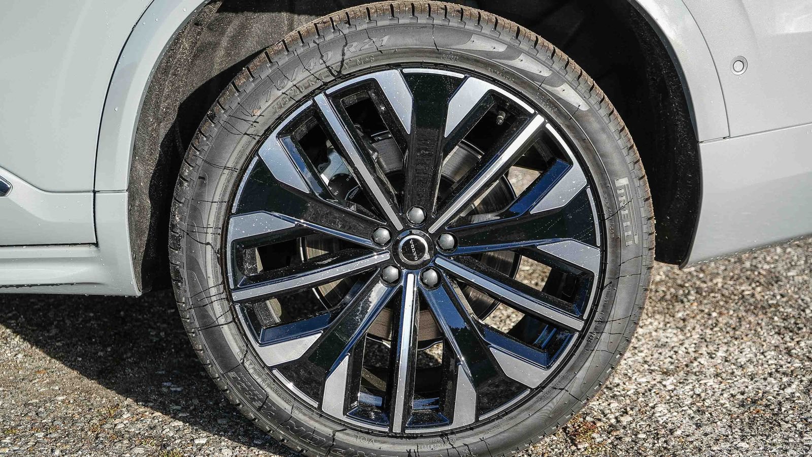 New 2026 Volvo XC90 T8 Plus w/ Protection Package Premier AWD/4WD image 10