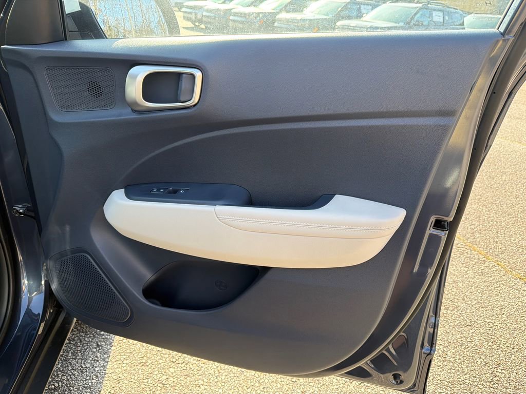 New 2026 Hyundai Venue SEL FWD image 14