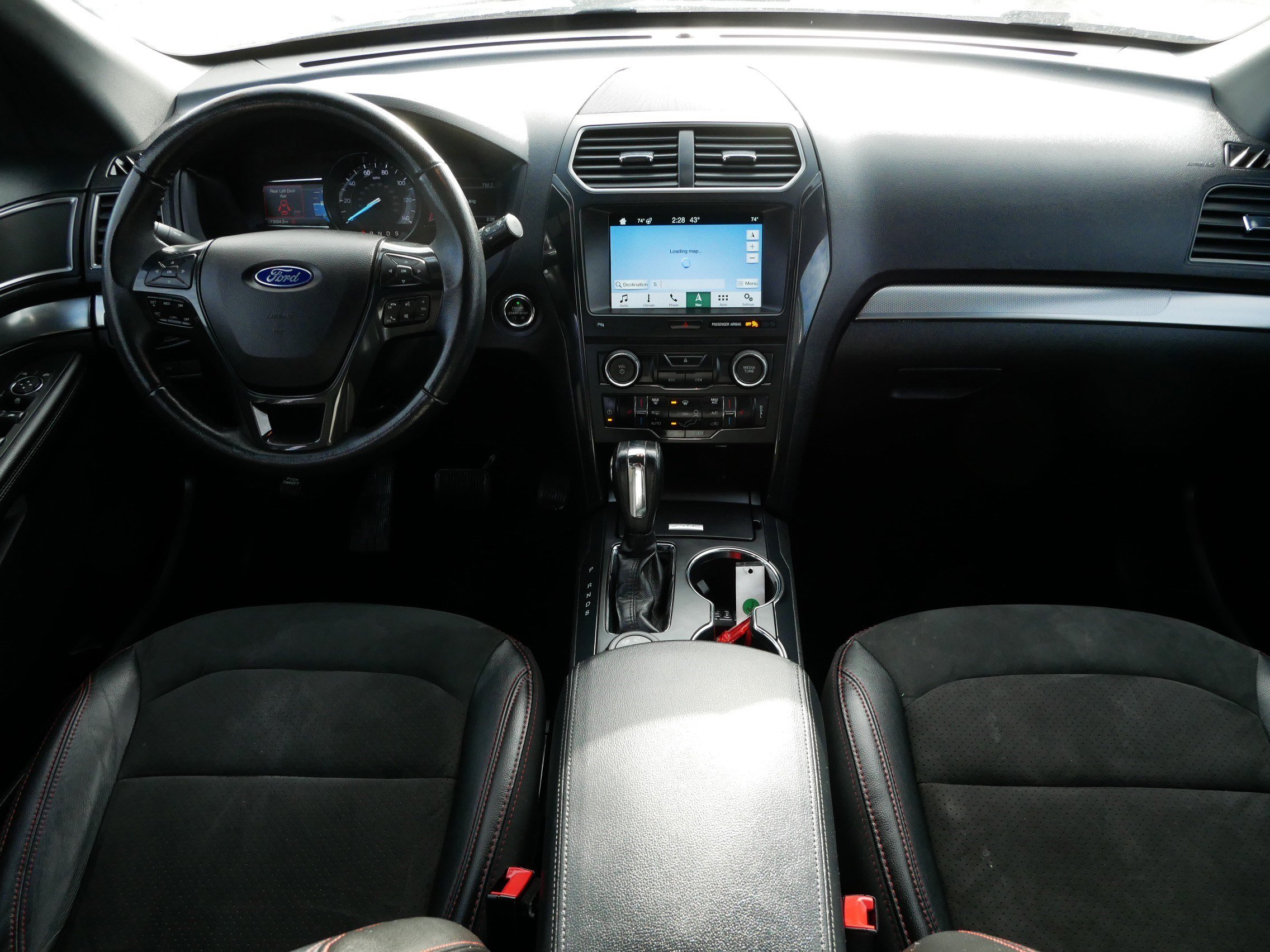 Used 2018 Ford Explorer XLT w/ Equipment Group 202A image 10