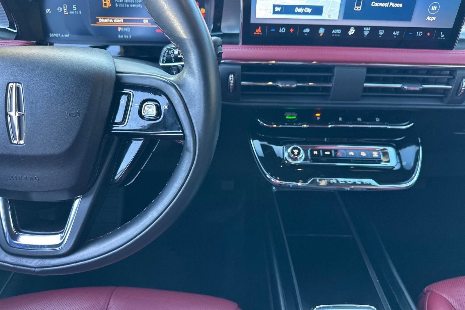 Used 2023 Lincoln Corsair Reserve w/ Jet Appearance Package image 28