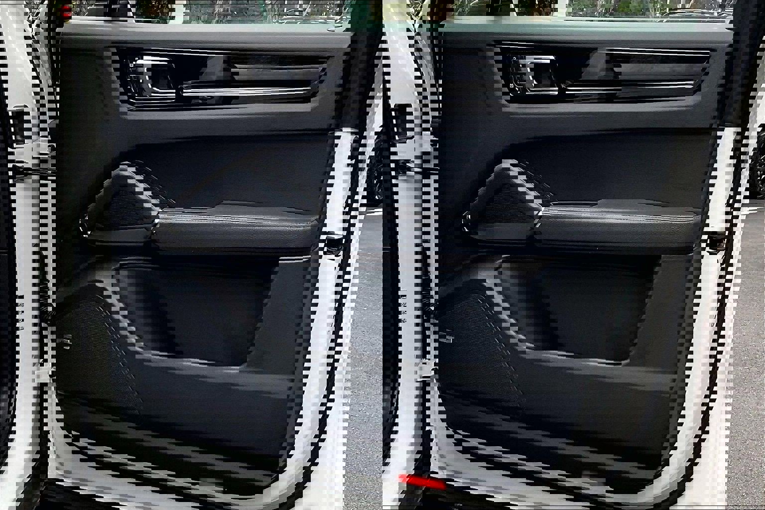 Used 2022 Porsche Cayenne Platinum Edition image 28