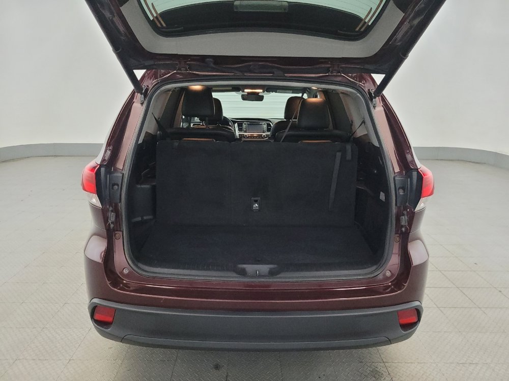 Used 2019 Toyota Highlander XLE AWD/4WD image 29