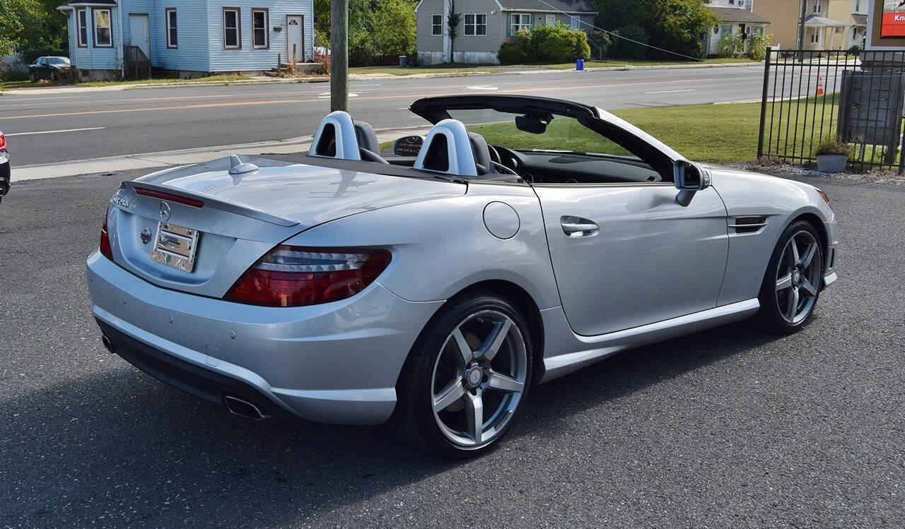 Used 2015 Mercedes-Benz SLK 250 w/ Premium Package image 52