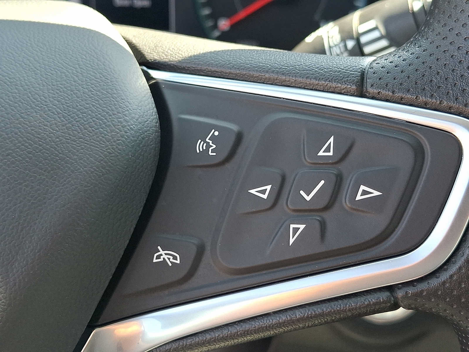 Used 2023 Chevrolet Equinox LS AWD/4WD image 22
