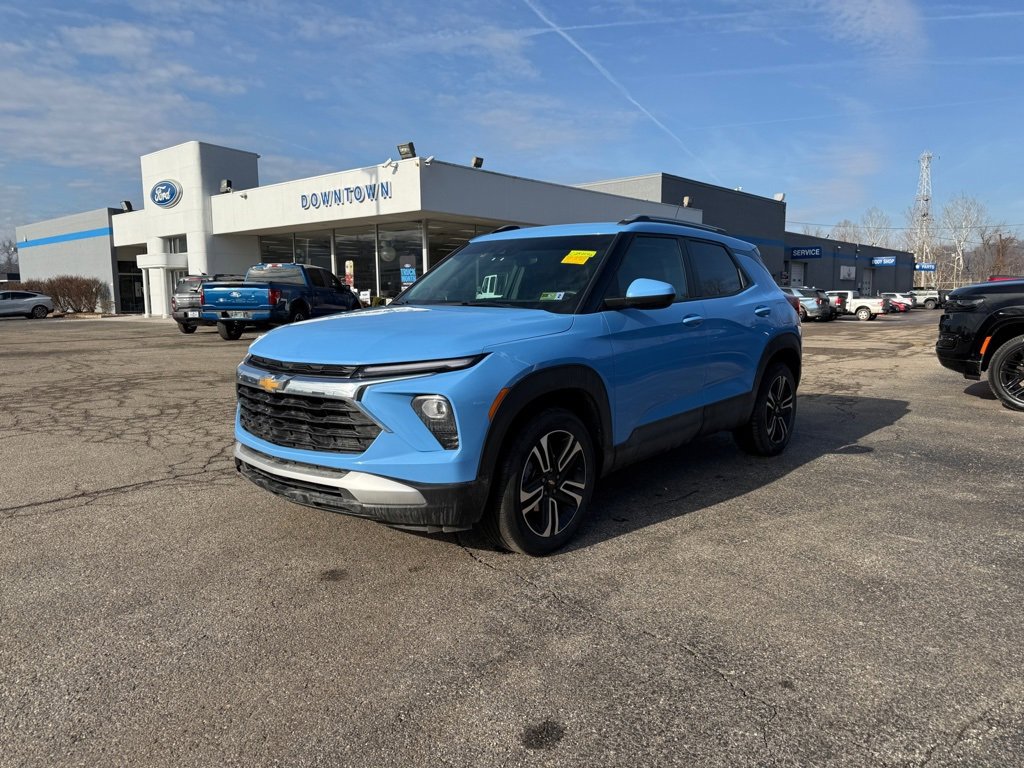 Used 2024 Chevrolet TrailBlazer LT w/ LT Cold Weather Package image 3