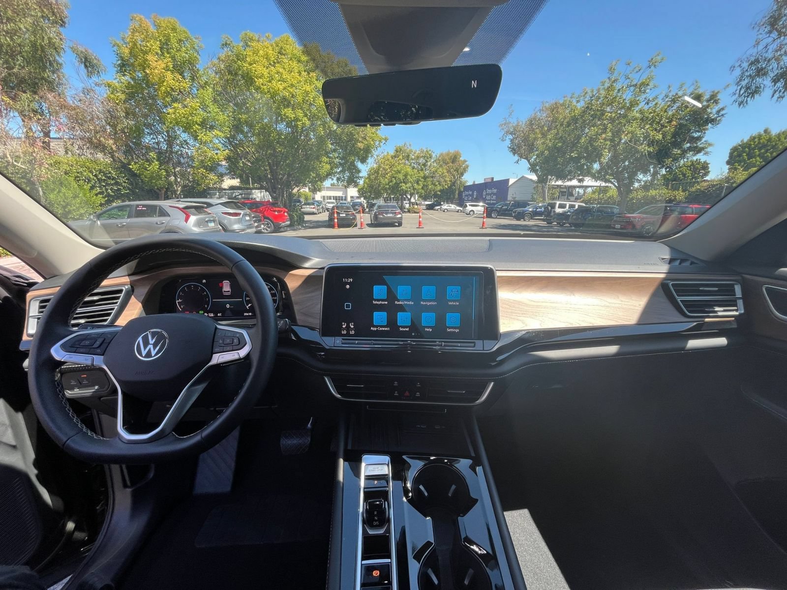Used 2026 Volkswagen Atlas SE FWD image 36