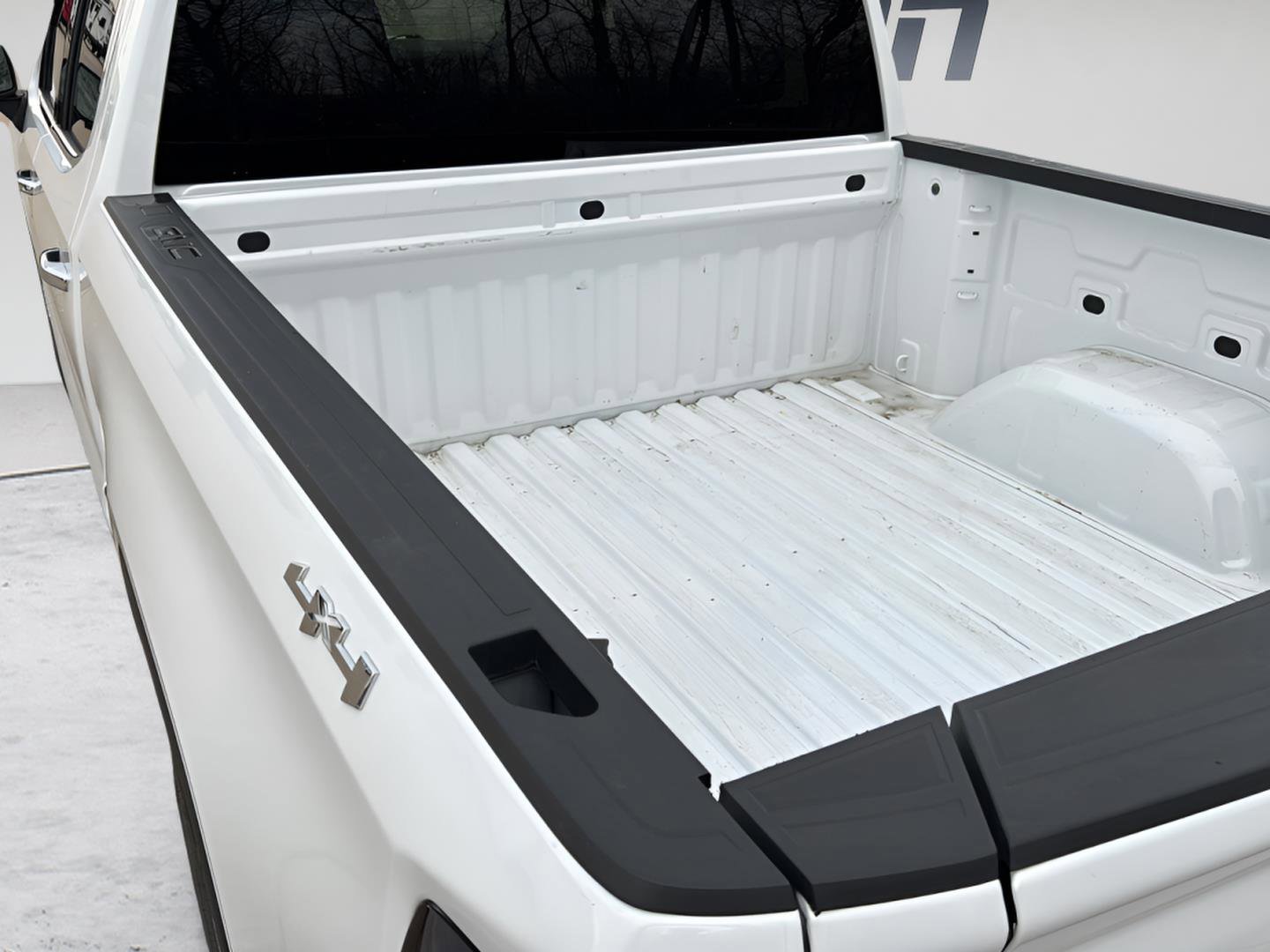 Used 2025 GMC Sierra 1500 SLT image 21