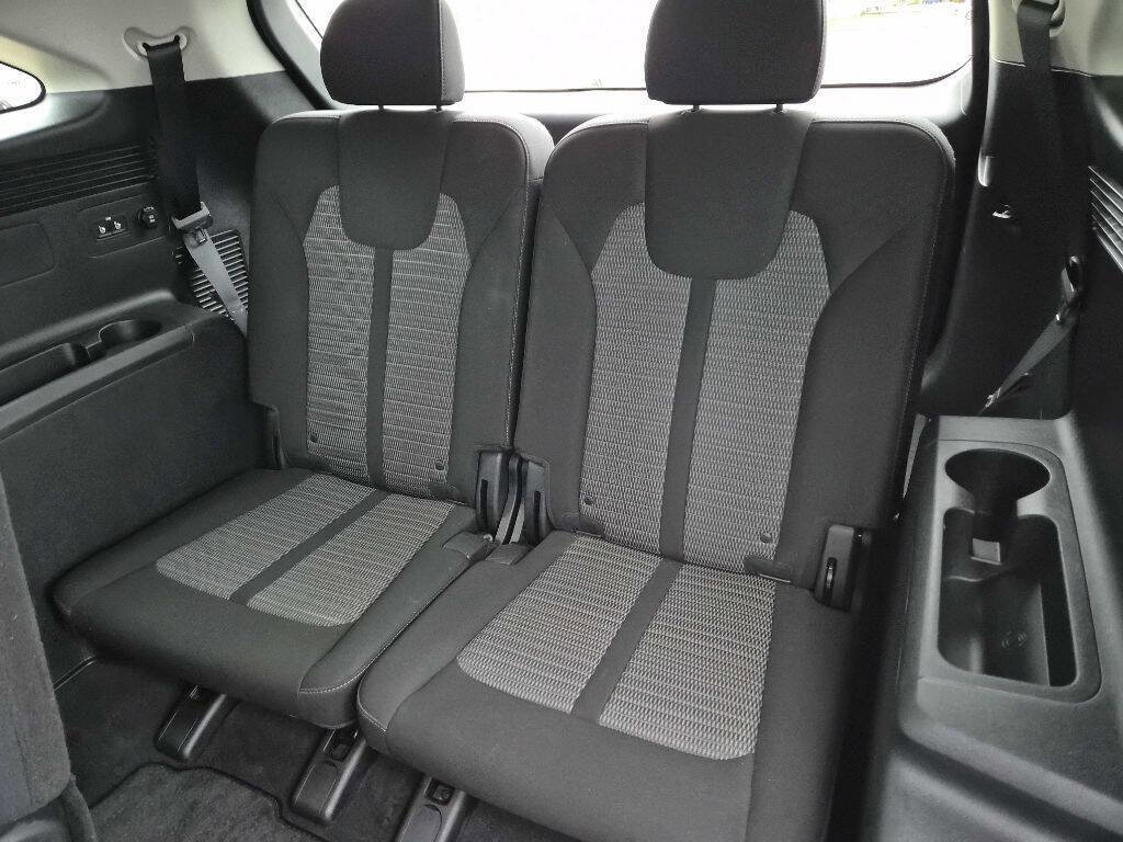 Used 2022 Kia Sorento LX image 13