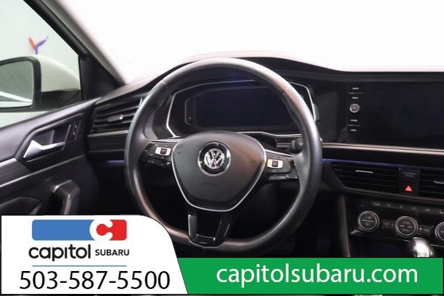 Used 2019 Volkswagen Jetta SEL w/ Cold Weather Package FWD image 14
