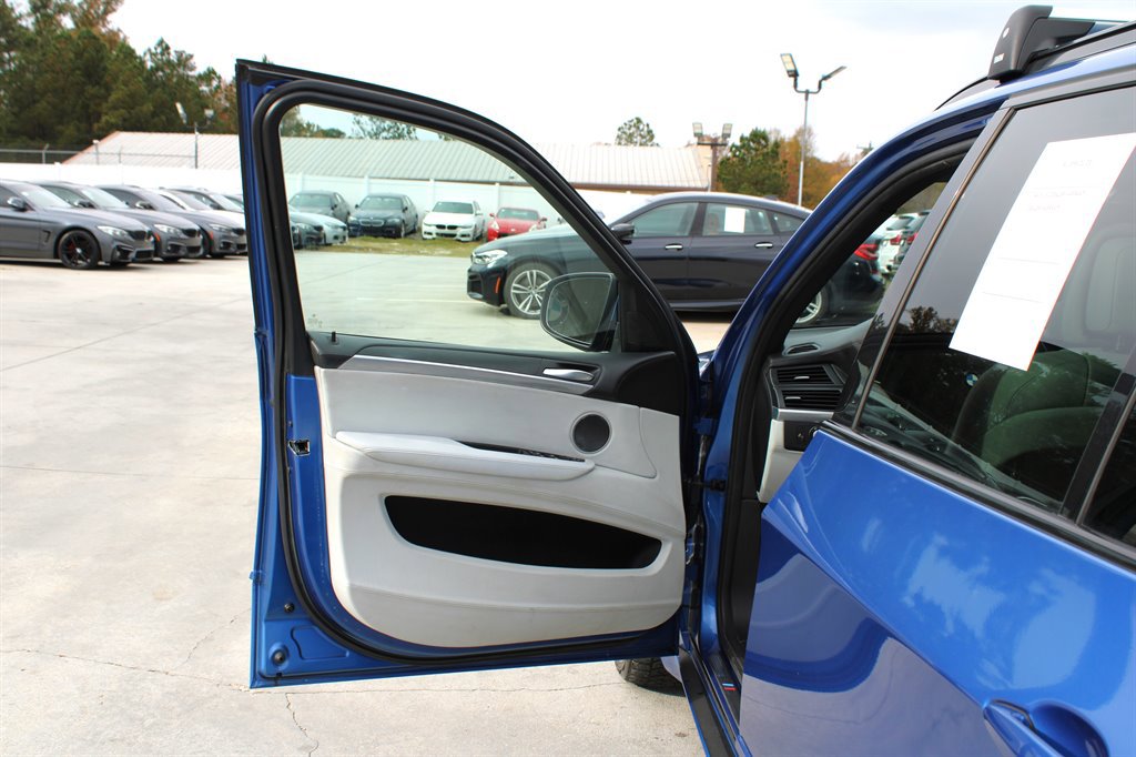Used 2010 BMW X5 M image 36