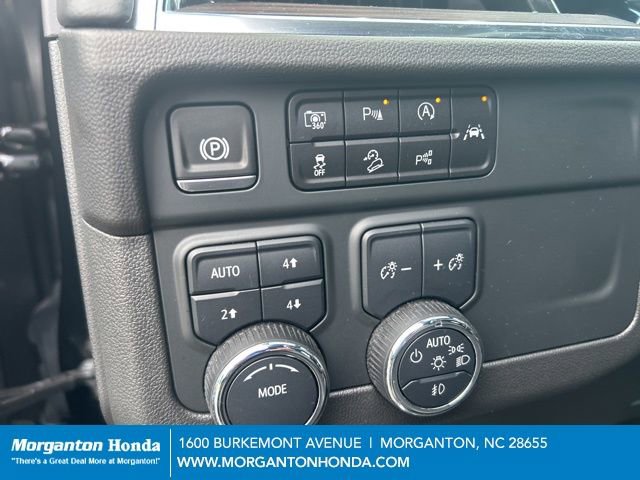 Used 2025 Chevrolet Suburban Z71 w/ Comfort Package image 20