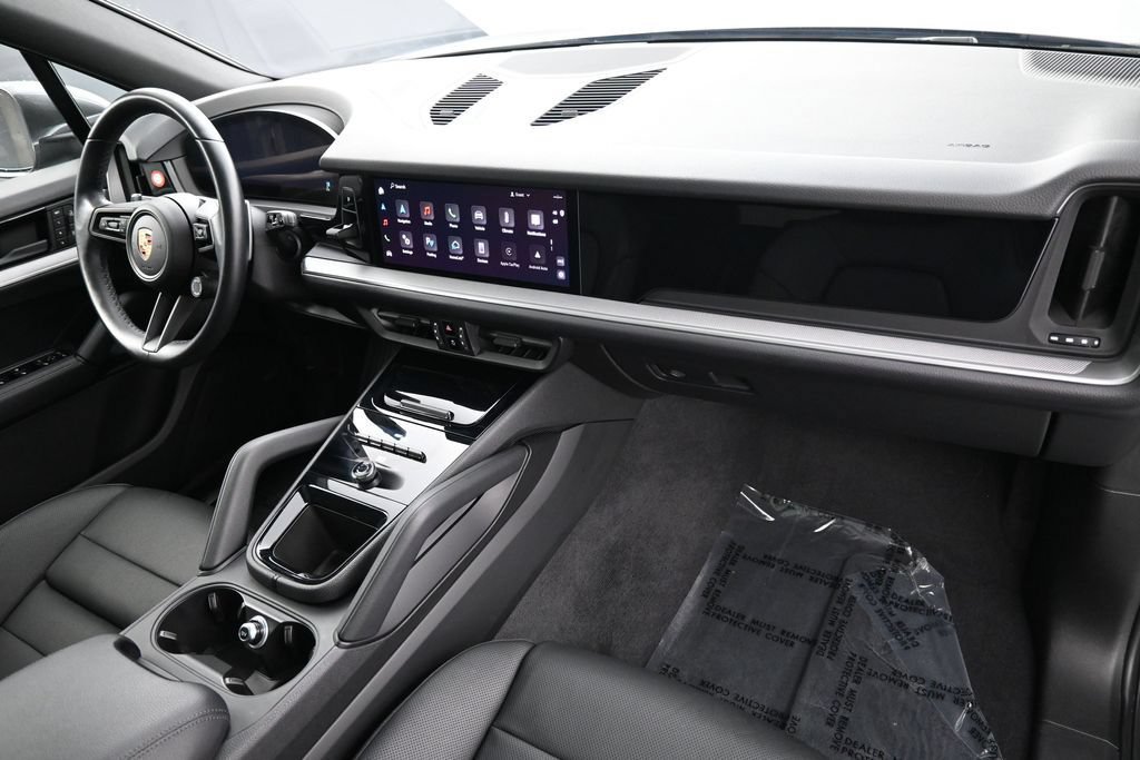 Certified 2024 Porsche Cayenne AWD/4WD image 30