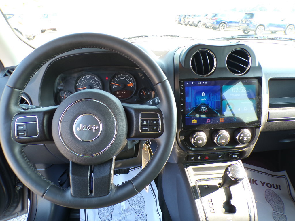 Used 2017 Jeep Patriot Latitude FWD image 10