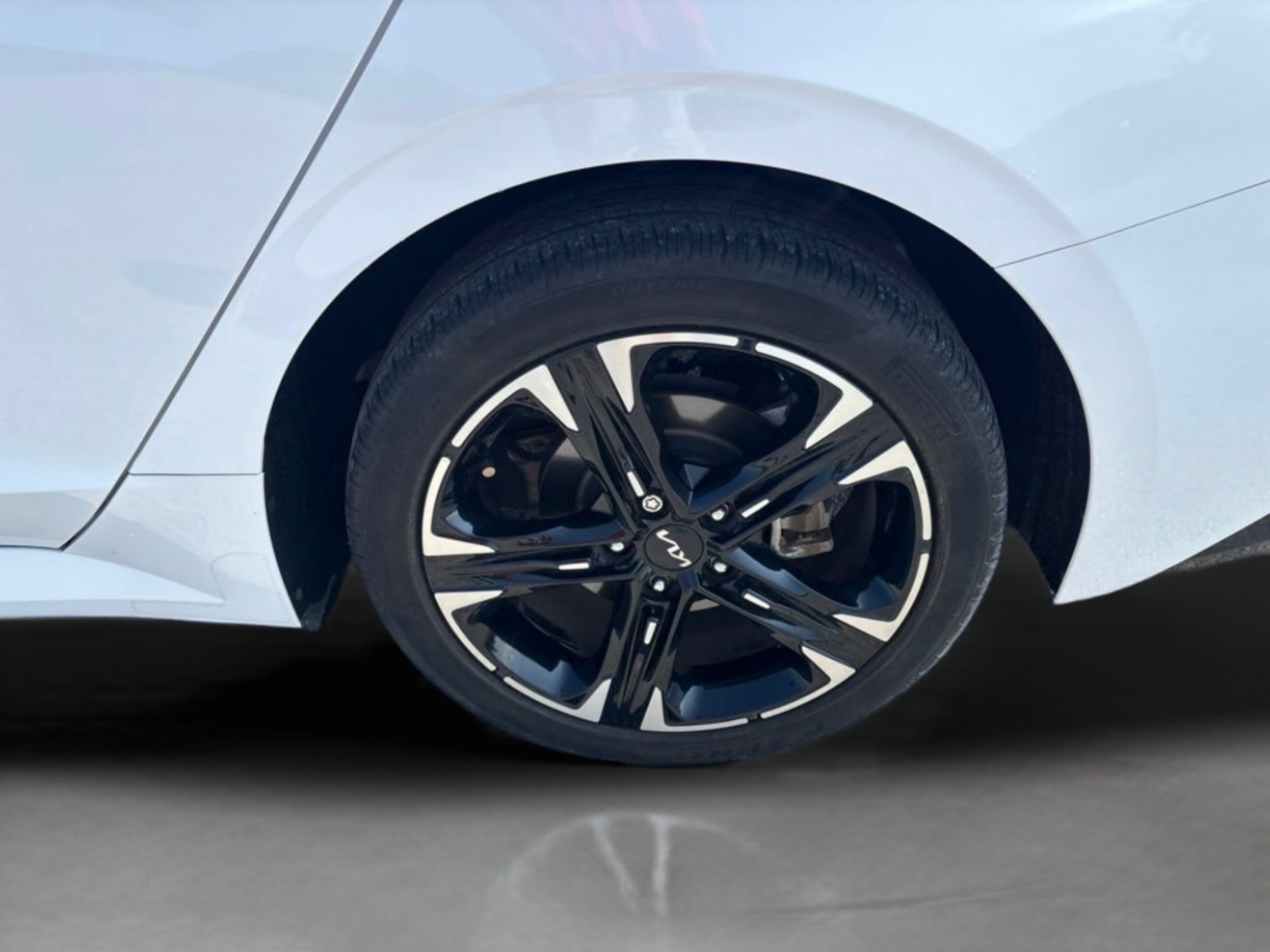 Used 2024 Kia K5 GT-Line FWD image 35