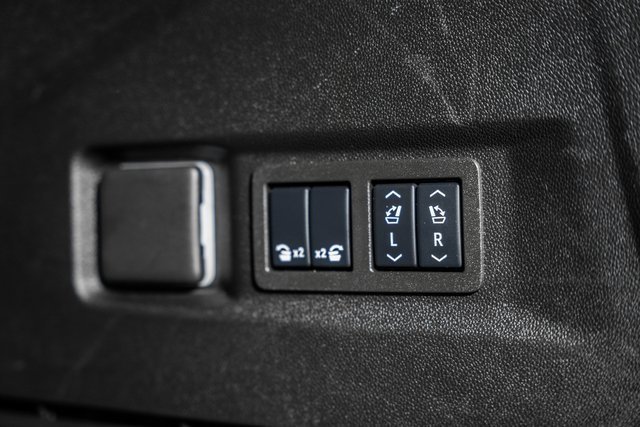 Used 2024 Chevrolet Tahoe High Country image 10