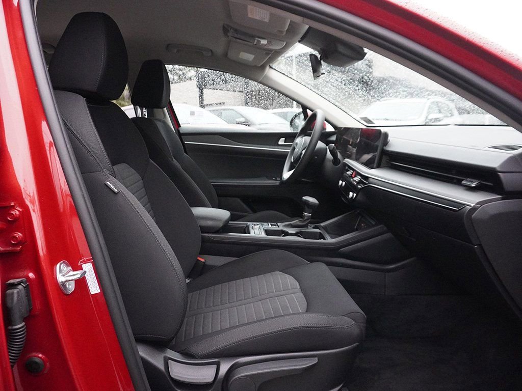 Used 2025 Kia K5 LXS image 28