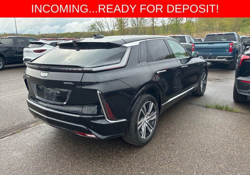 Used 2024 Cadillac Lyriq Luxury w/ LPO, Floor Liner Package AWD/4WD image 14