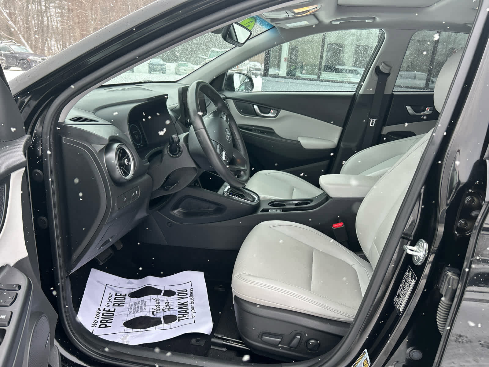 Used 2022 Hyundai Kona Limited image 16