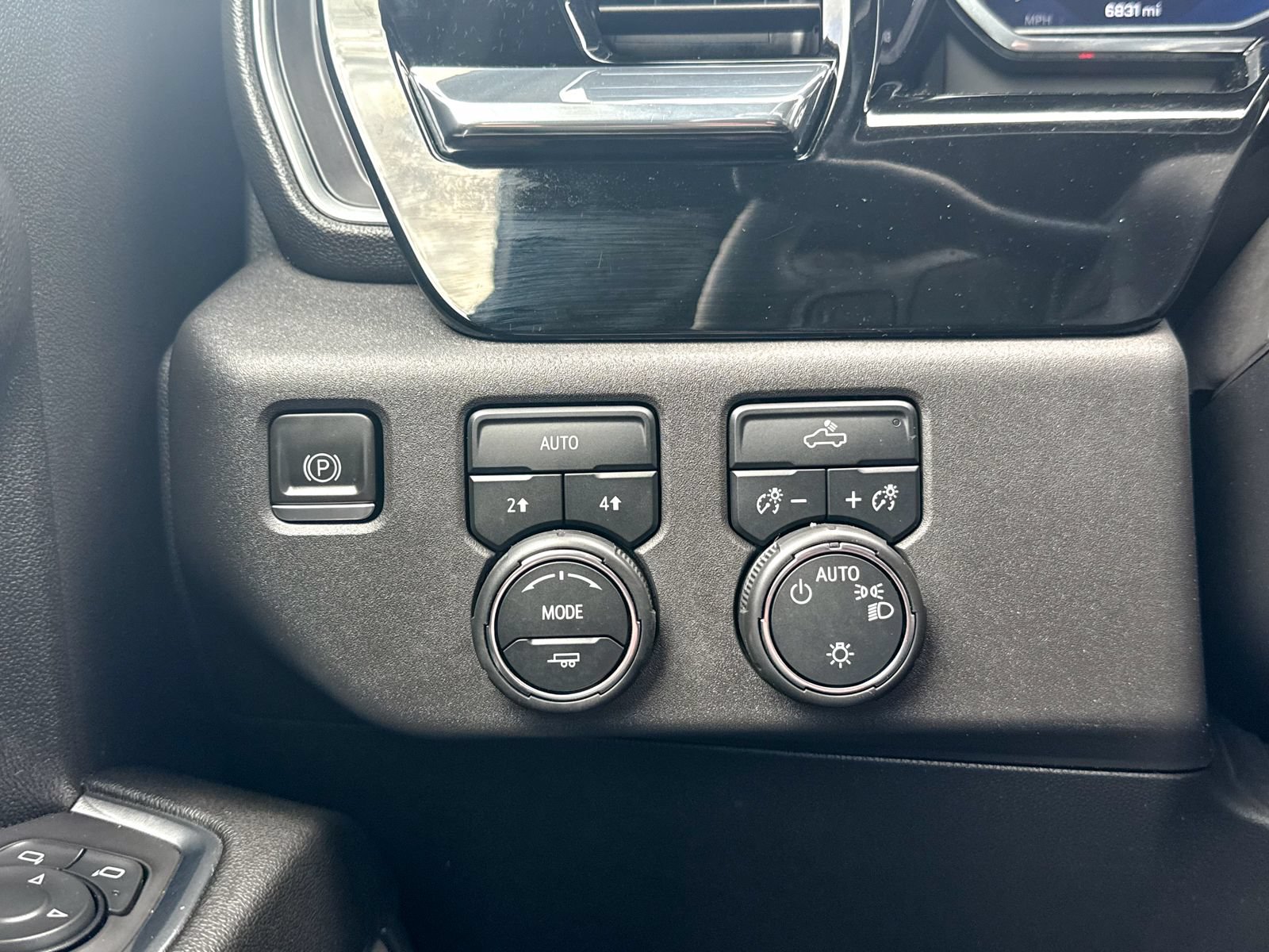 Certified 2023 Chevrolet Silverado 1500 LT AWD/4WD image 37