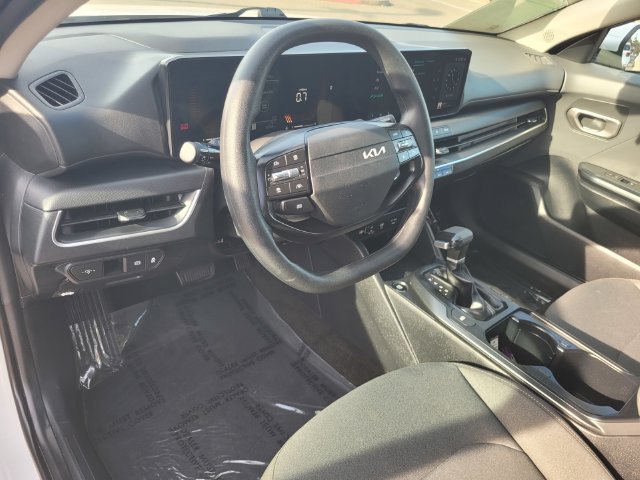 Used 2025 Kia K4 FWD image 12