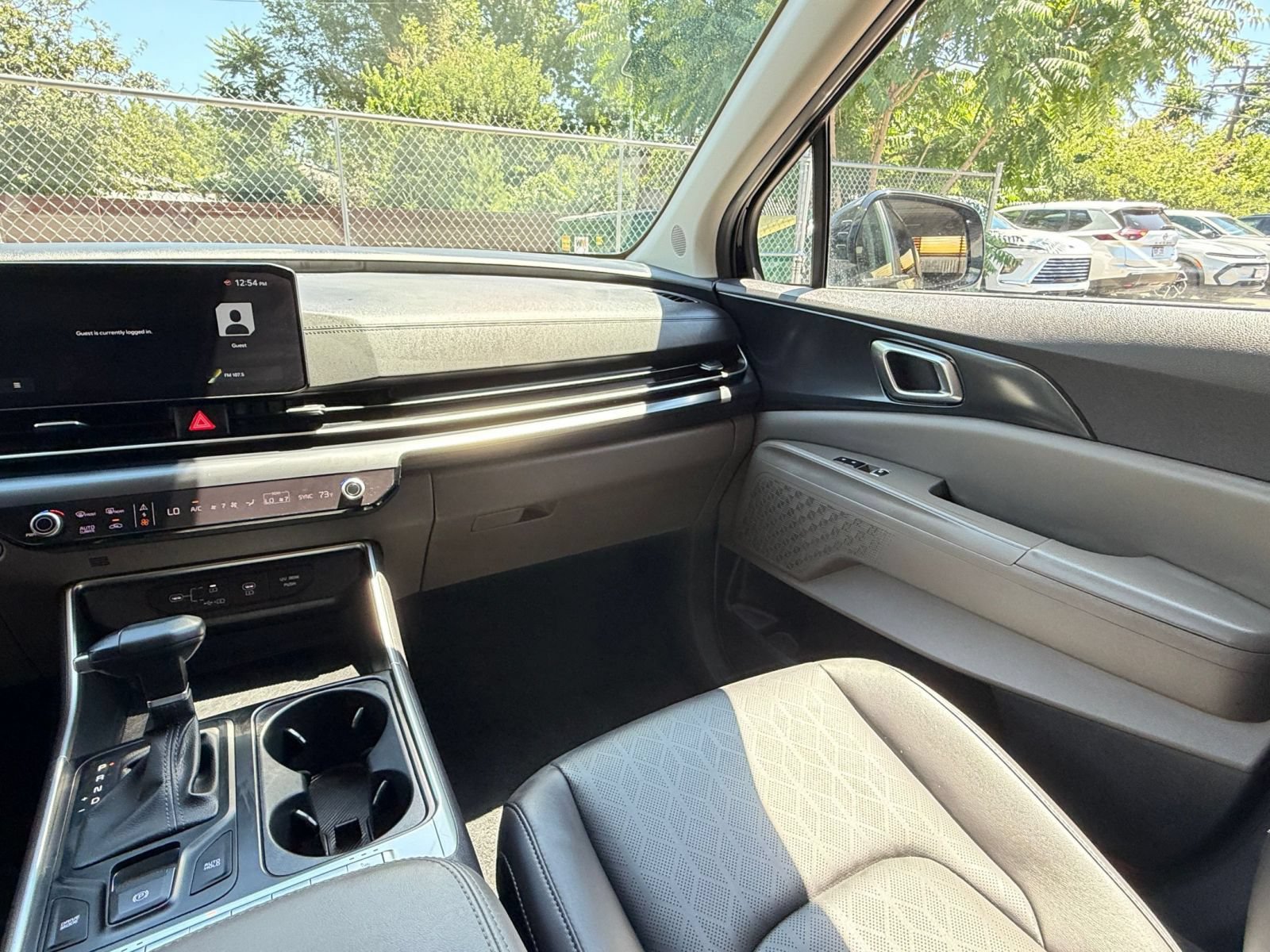 Used 2026 Kia Carnival FWD image 32
