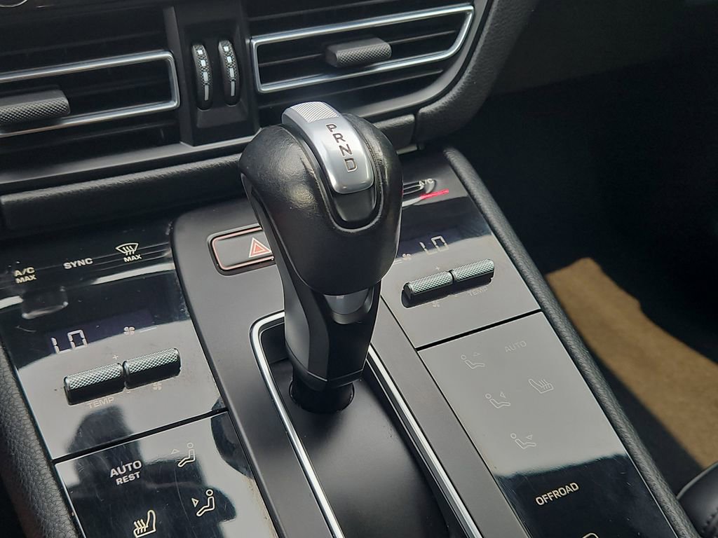 Used 2023 Porsche Macan image 13