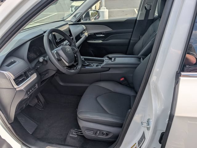 Used 2026 Toyota Grand Highlander AWD Hybrid image 15