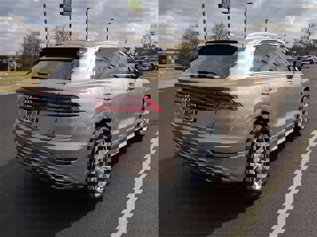 Used 2019 Audi Q8 Prestige w/ Luxury Package image 7