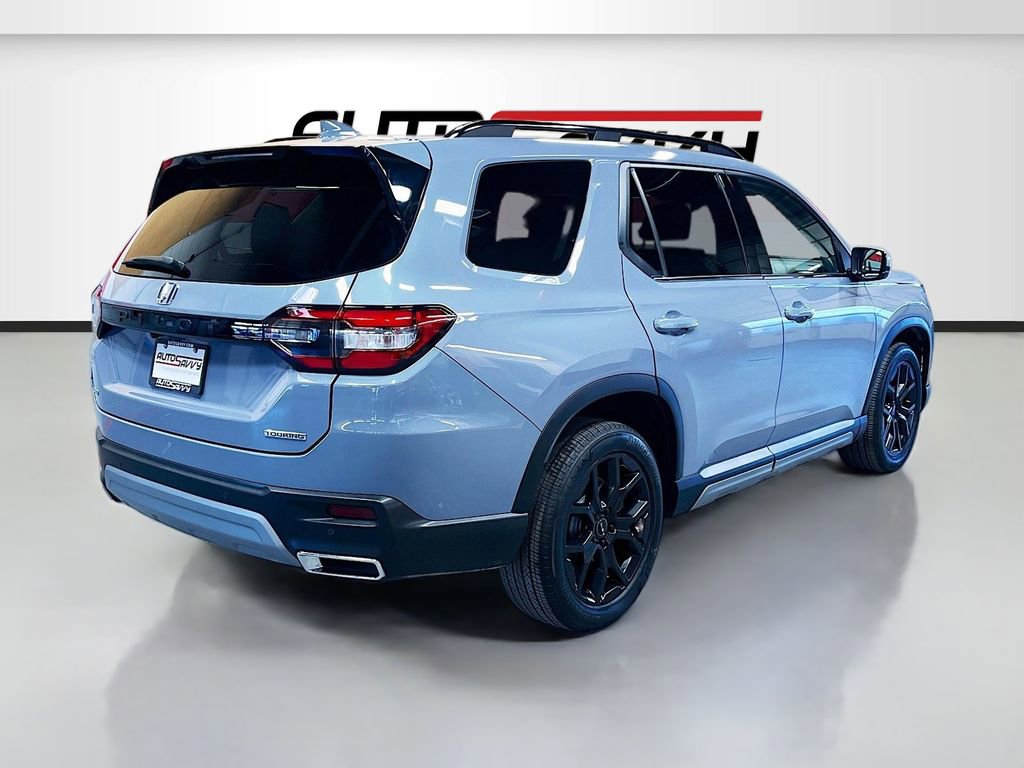 Used 2025 Honda Pilot Touring image 7