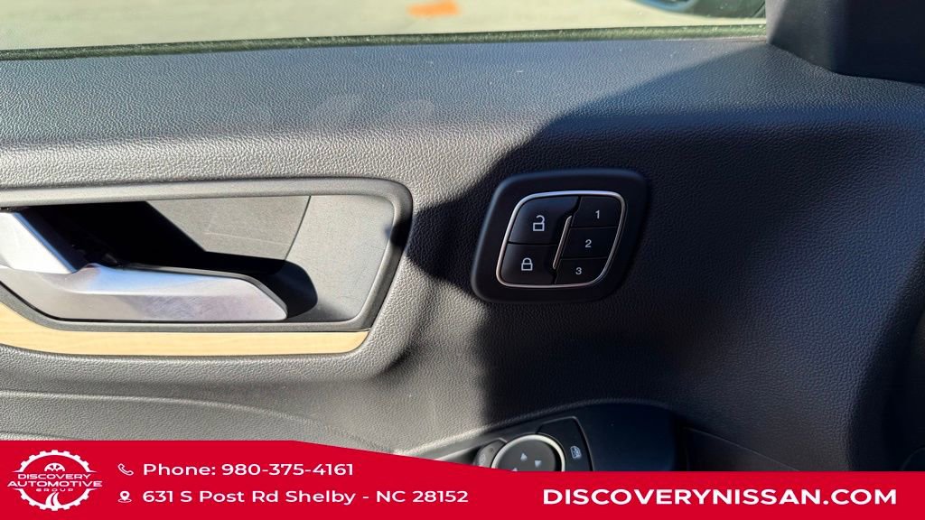 Used 2022 Ford Escape Titanium w/ Titanium Premium Package image 13