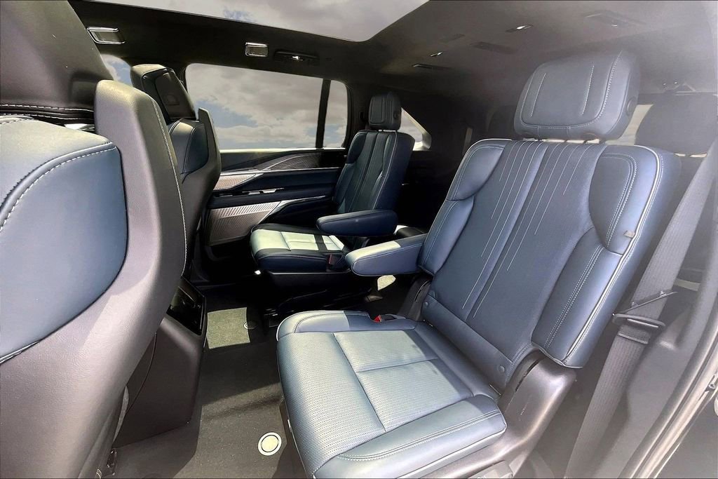 Certified 2025 Cadillac Escalade IQ Luxury 2 w/ LPO, Premium Carpet Package AWD/4WD image 22