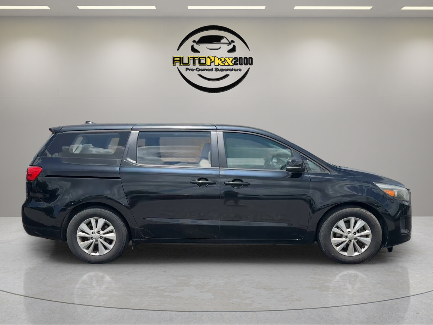 Used 2018 Kia Sedona L FWD image 8