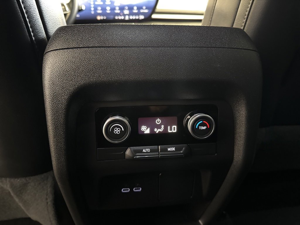 Used 2025 Buick Enclave Preferred image 27