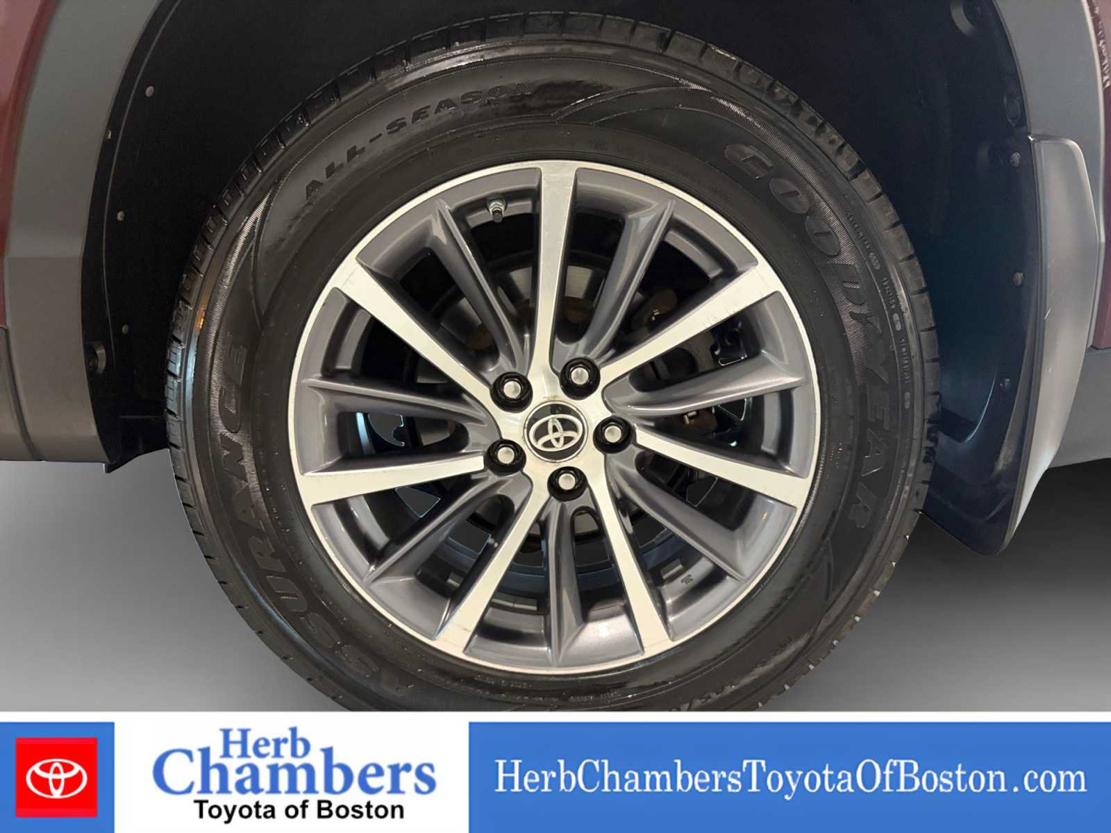 Used 2019 Toyota Highlander XLE AWD/4WD image 8
