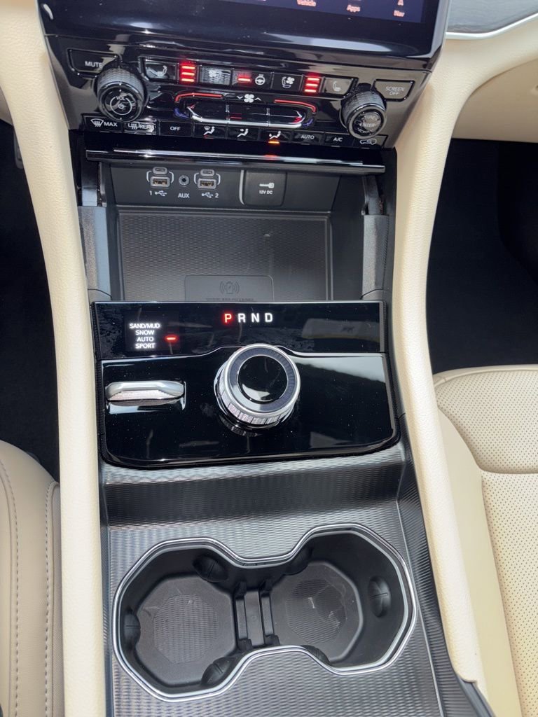 New 2025 Jeep Grand Cherokee L Limited w/ Luxury Tech Group II image 31