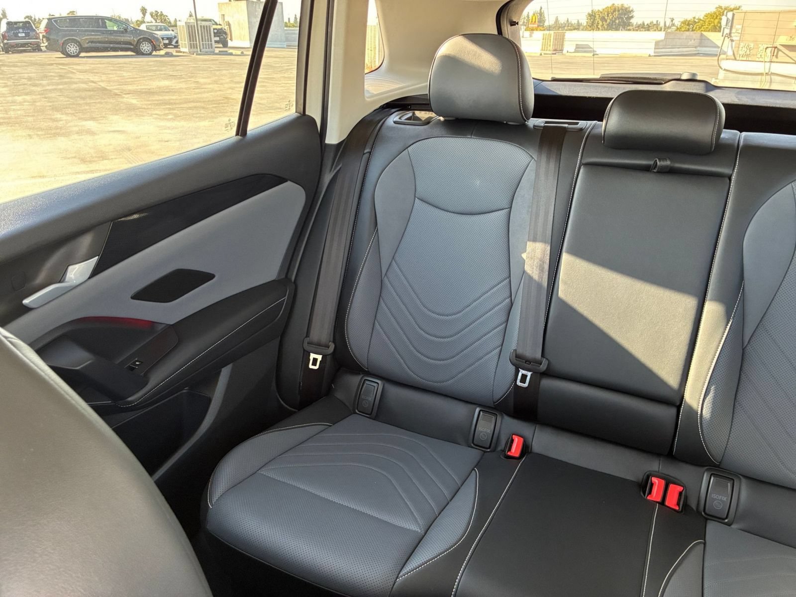 Used 2026 Volkswagen Tiguan SE FWD image 40