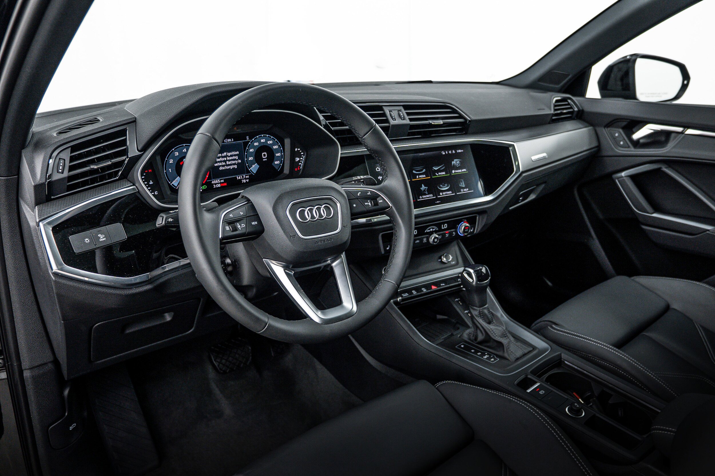 Used 2025 Audi Q3 2.0T Premium w/ Convenience Package AWD/4WD image 8