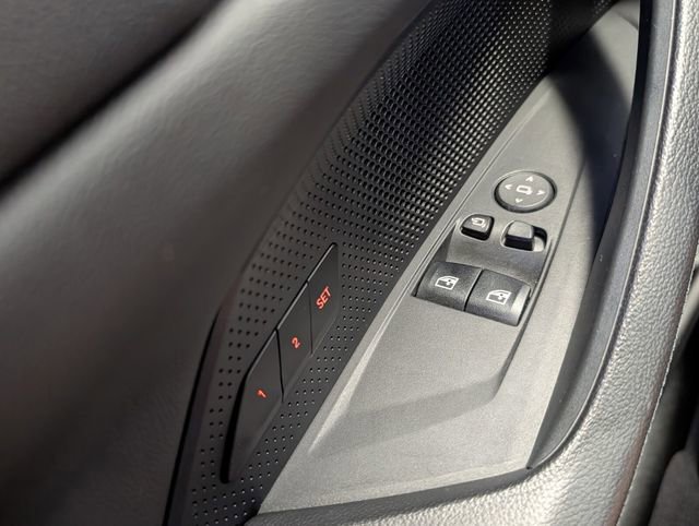 Used 2021 BMW 430i Coupe w/ Convenience Package image 39